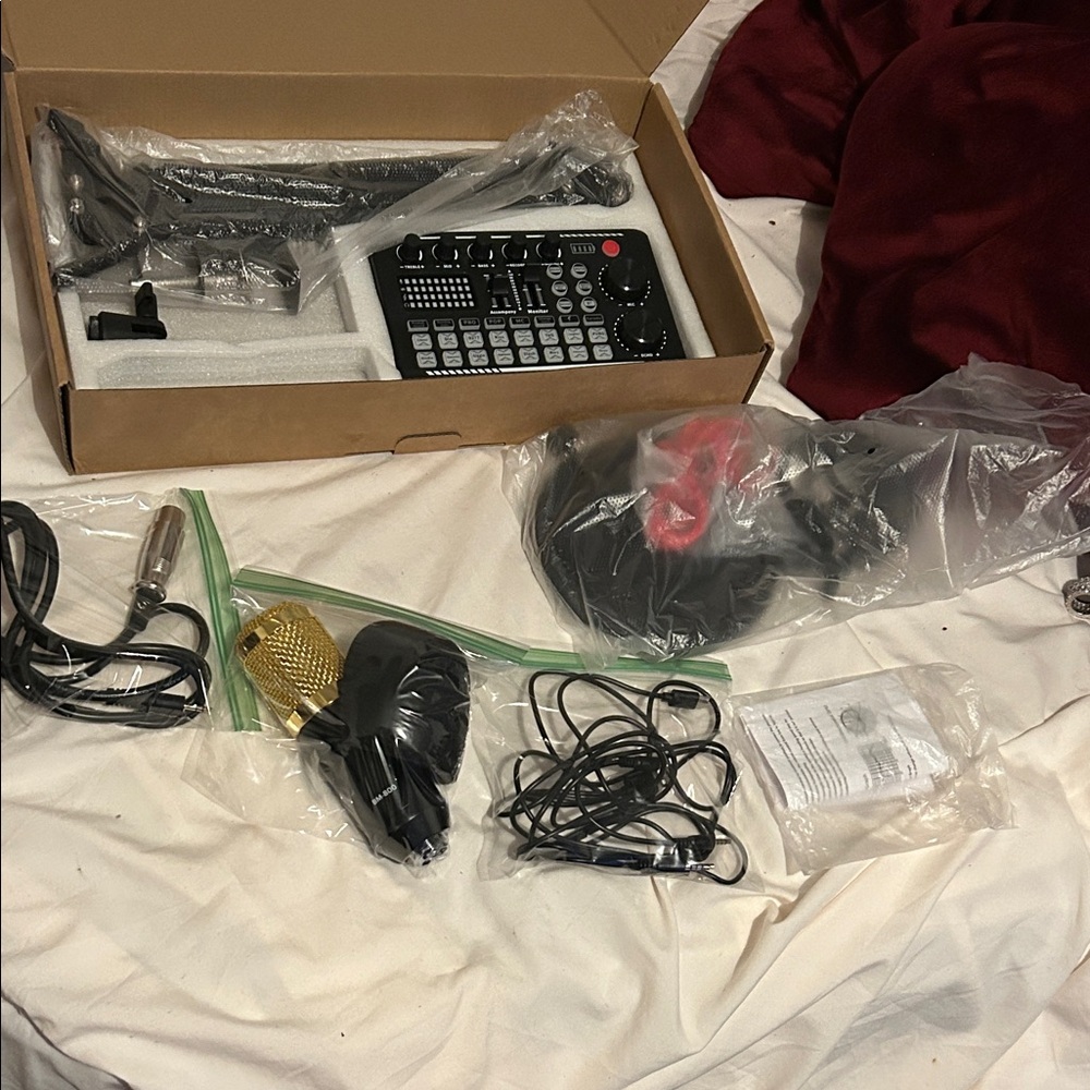 Black and Gold Podcasting Mic Bundle - Portable Recording Kit